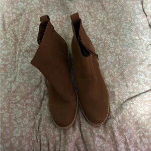Tom’s. NWOT. Never worn. Size 9.5